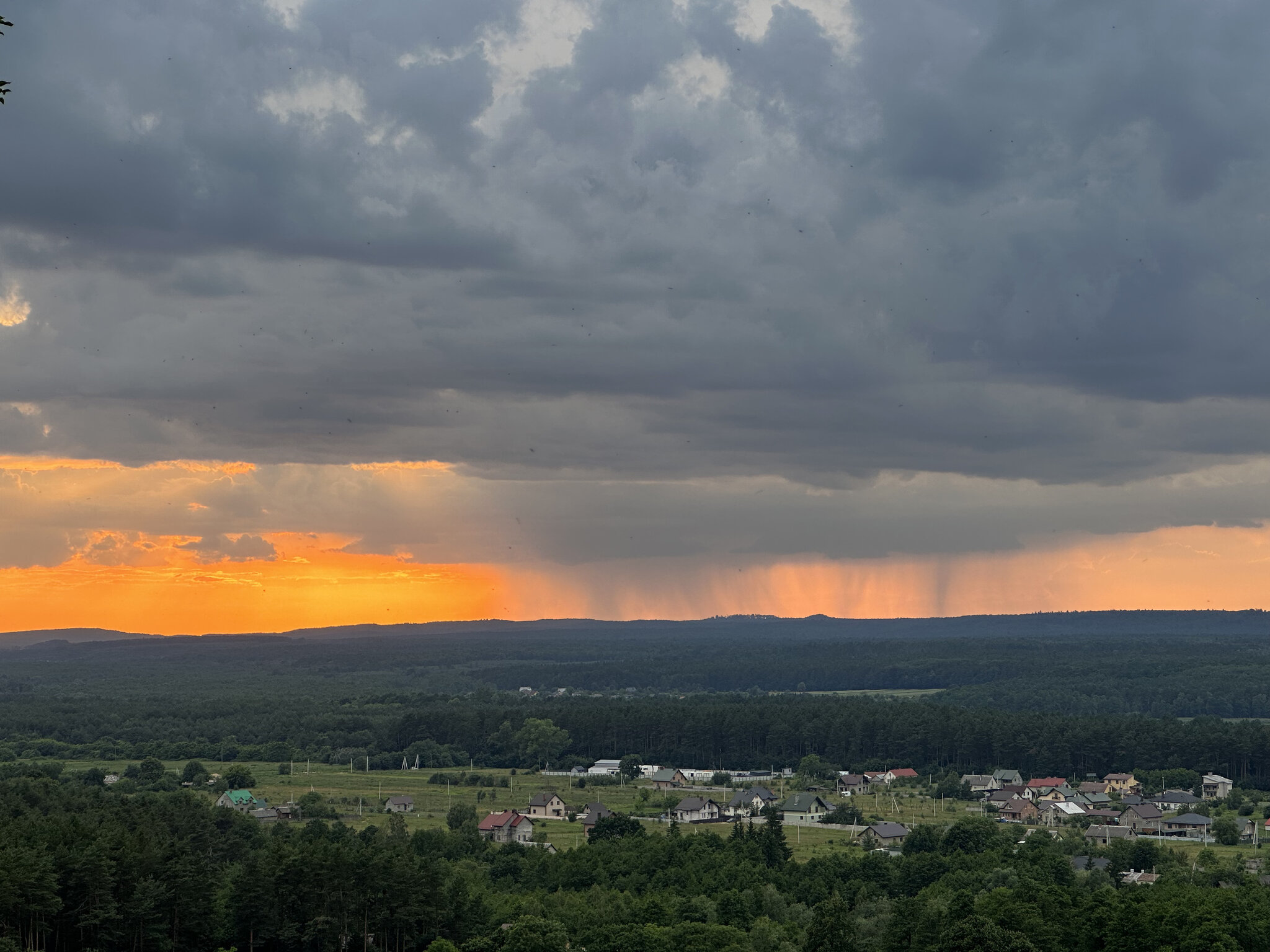 Nature,Outdoors Sky,Cloud Horizon,Cumulus Weather,Cityscape Scenery,Sunset